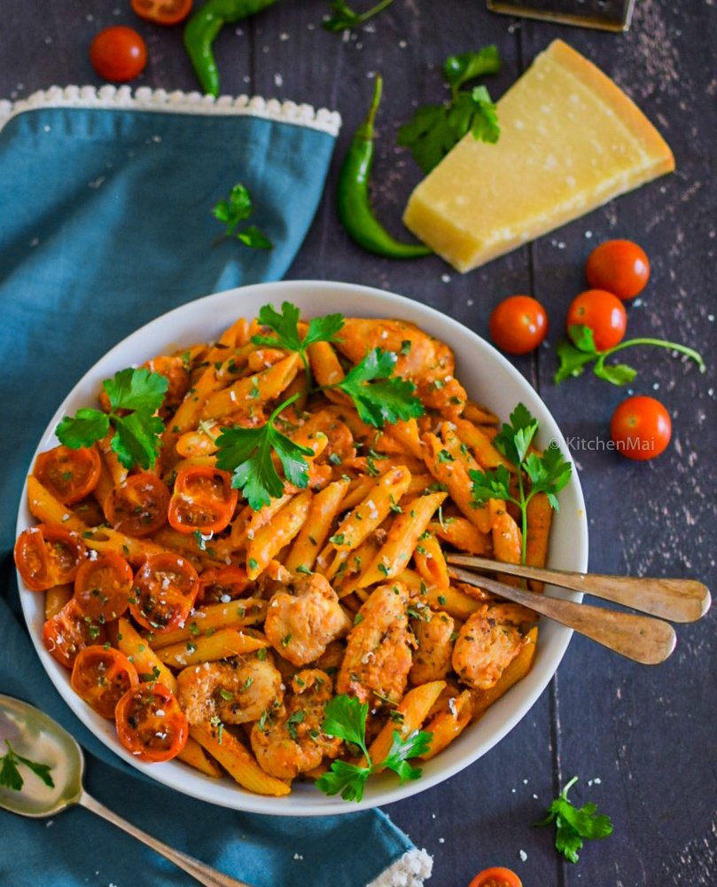 CHICKEN PASTA