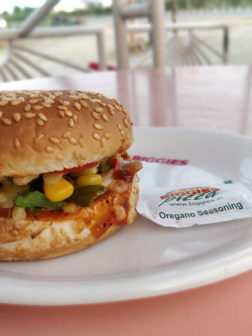 CHICKEN PIZZA BURGER